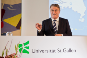 Infrastrukturtagung 2014: Siebe Riedstra, Generalsekretär des niederländischen Infrastruktur- und Umweltministeriums, bei seinem Referat am 24. Oktober 2014 in St. Gallen