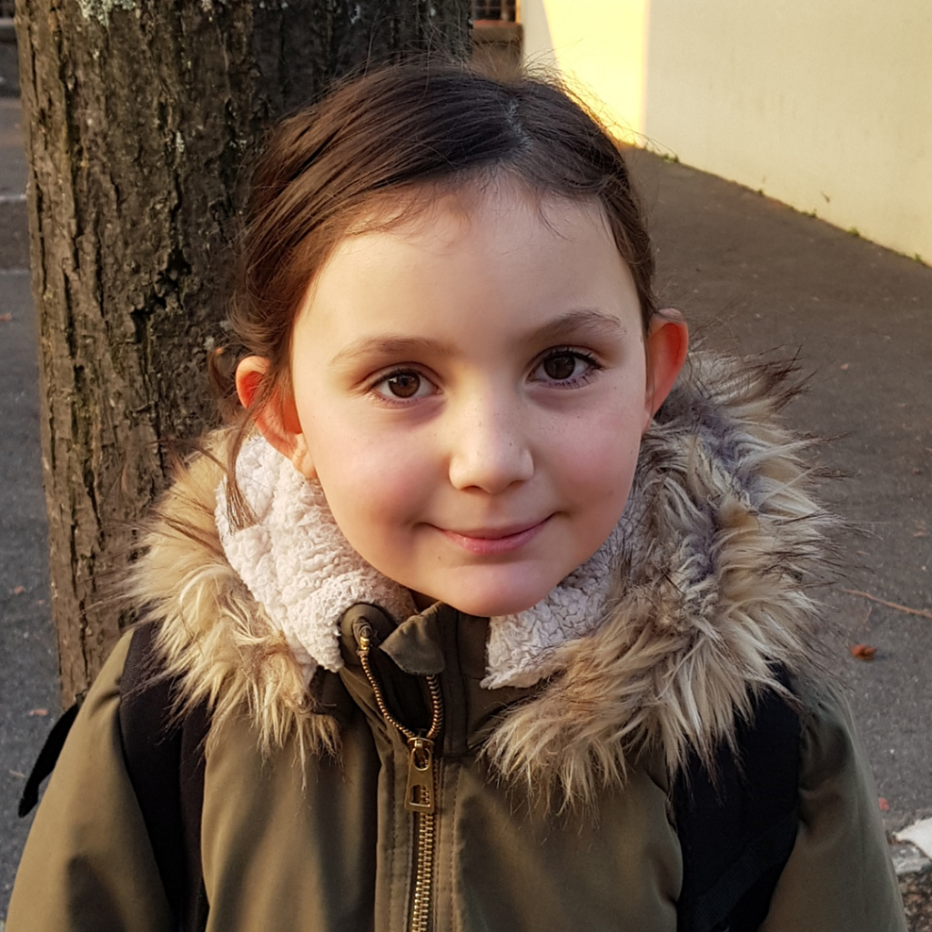 Isalis Addor, 8 Jahre, Ko-Gestalterin der Glückwunschkarte der Bundespräsidentin zum Jahreswechsel