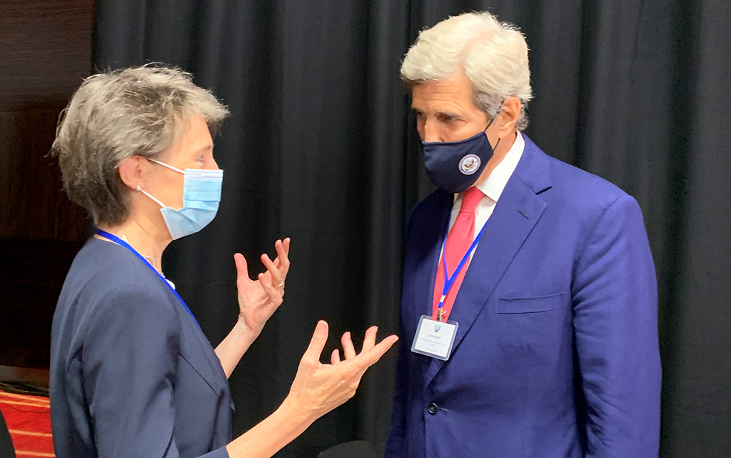 Bundesrätin Sommaruga und John Kerry, US-Sondergesandter für das Klima