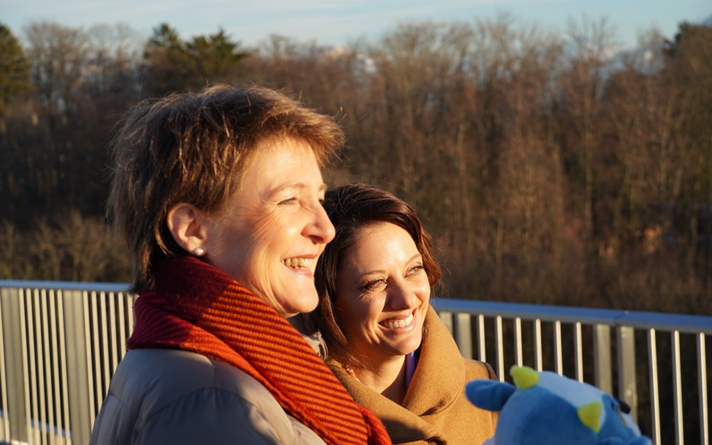 Bundespräsidentin Sommaruga und Virginie Faivre, Präsidentin des Organisationskomitees der Olympischen Jugend-Winterspiele 2020