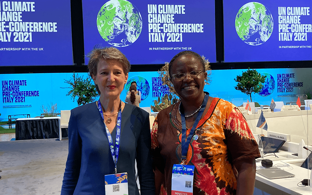 Federal Councillor Simonetta Sommaruga and Rwanda's Minister for the Environment Jeanne d'Arc Mujawamariya