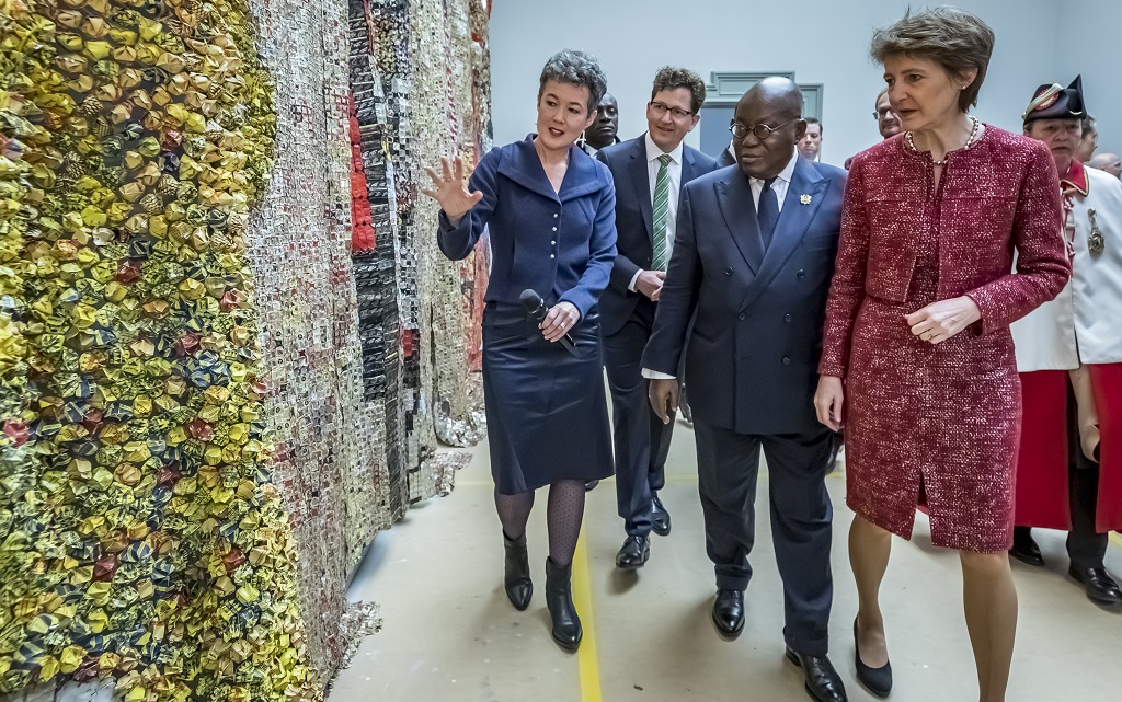 President Simonetta Sommaruga and Ghanaian President Nana Addo Dankwa Akufo-Addo visiting Bern’s Museum of Fine Arts