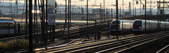 Symboldbild: Dichtes Bahnnetz bei einem Schweizer Bahnhof