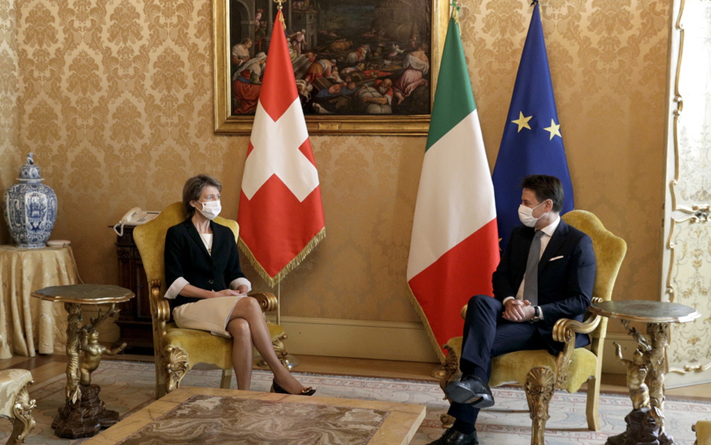 La présidente de la Confédération Simonetta Sommaruga et Giuseppe Conte, le chef du gouvernement italien