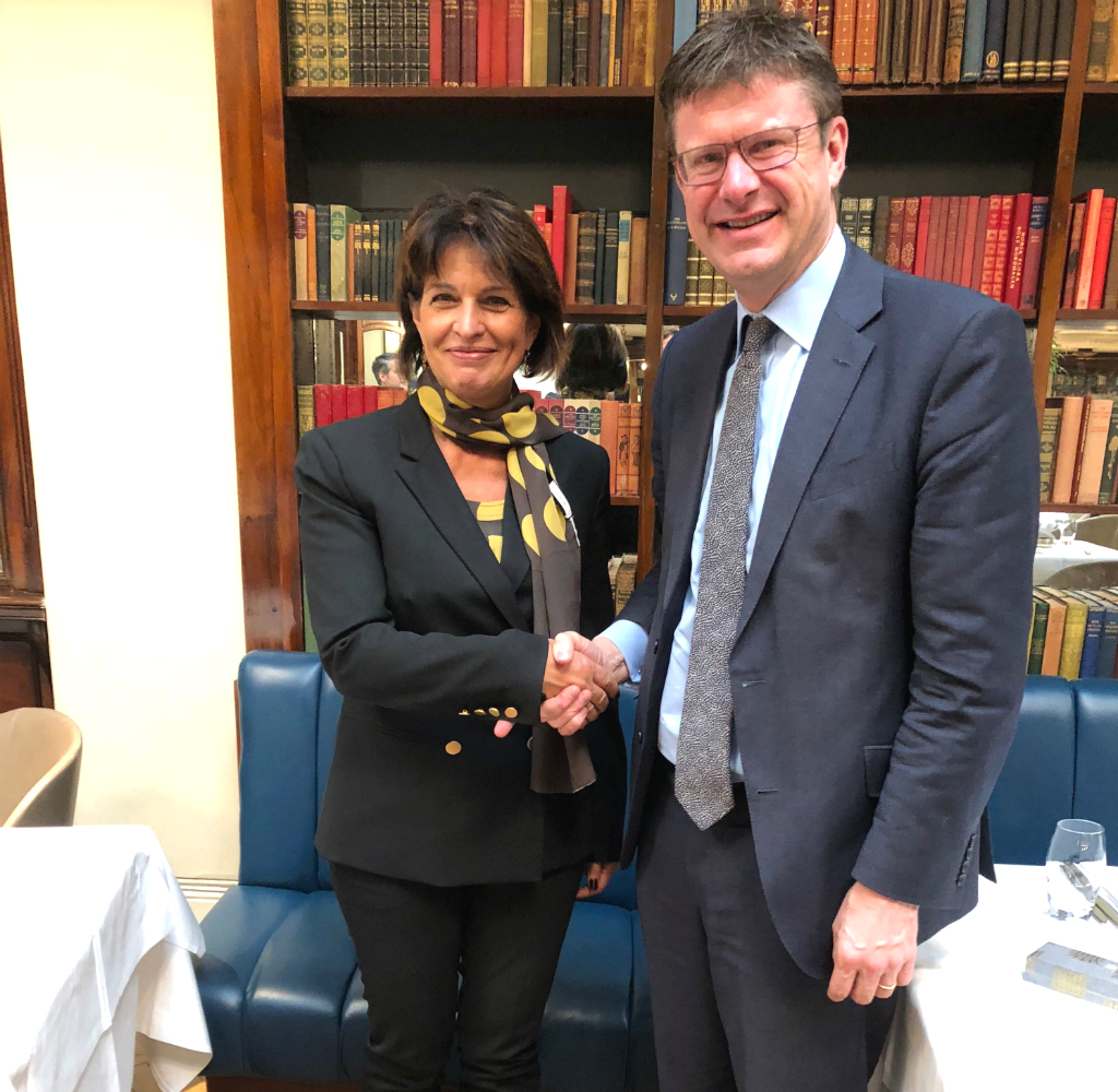 La conseillère fédérale Doris Leuthard avec son homologue britannique Greg Clark, ministre de l’économie, de l’énergie et de la stratégie industrielle