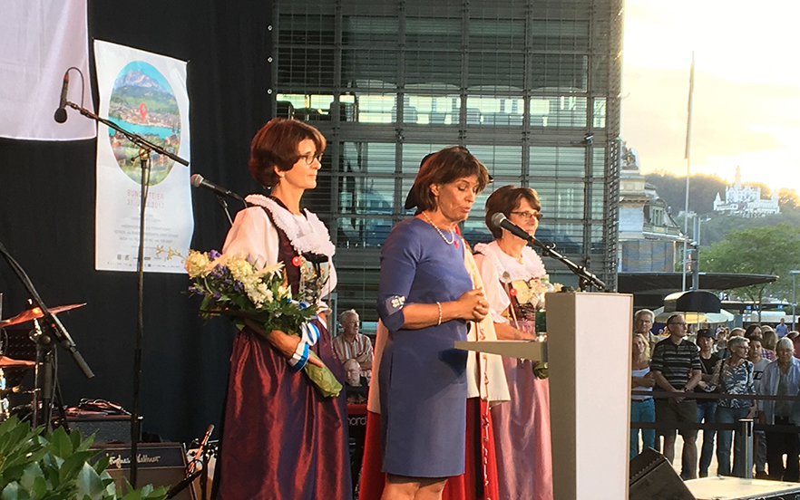 La veille du 1er août, la présidente de la Confédération Doris Leuthard s’est exprimée à Lucerne sur l’Europaplatz…