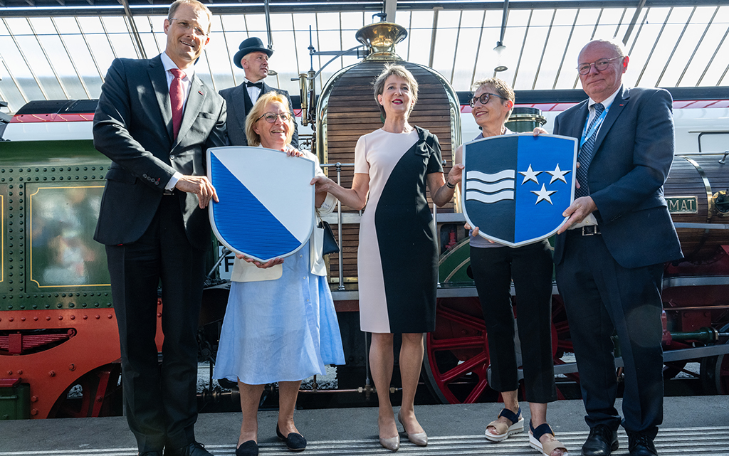 Presentazione dello stemma alla stazione di Zurigo