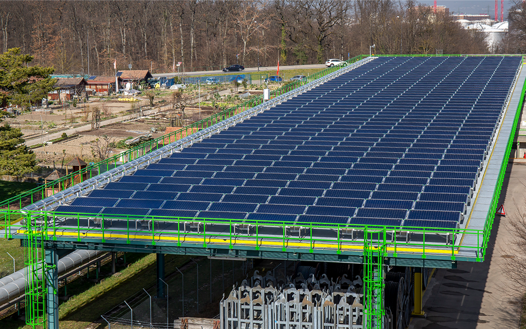 Centrale elettrica con 800m2 di celle solari